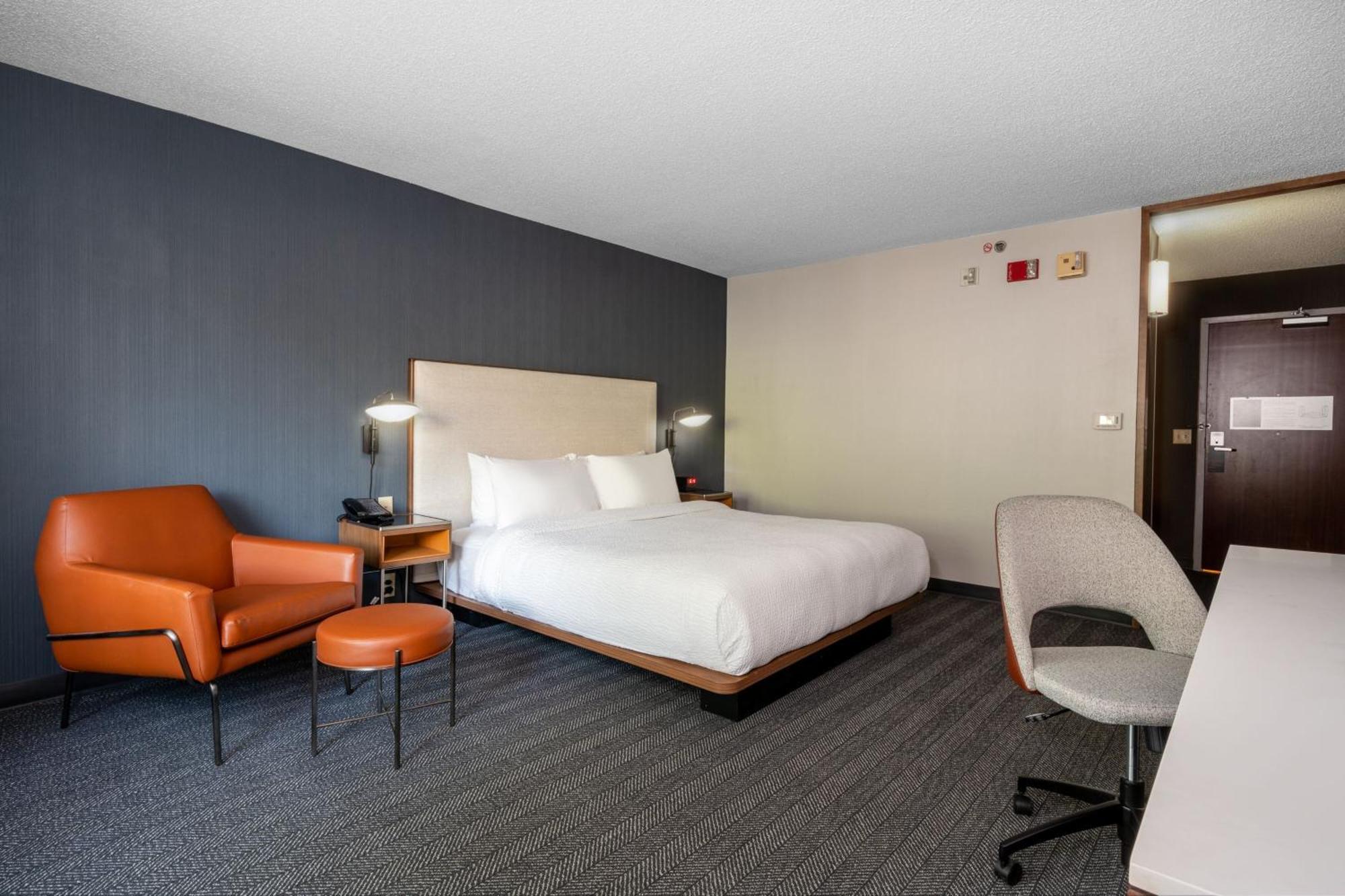 Hotel Courtyard Columbus Airport Exterior foto