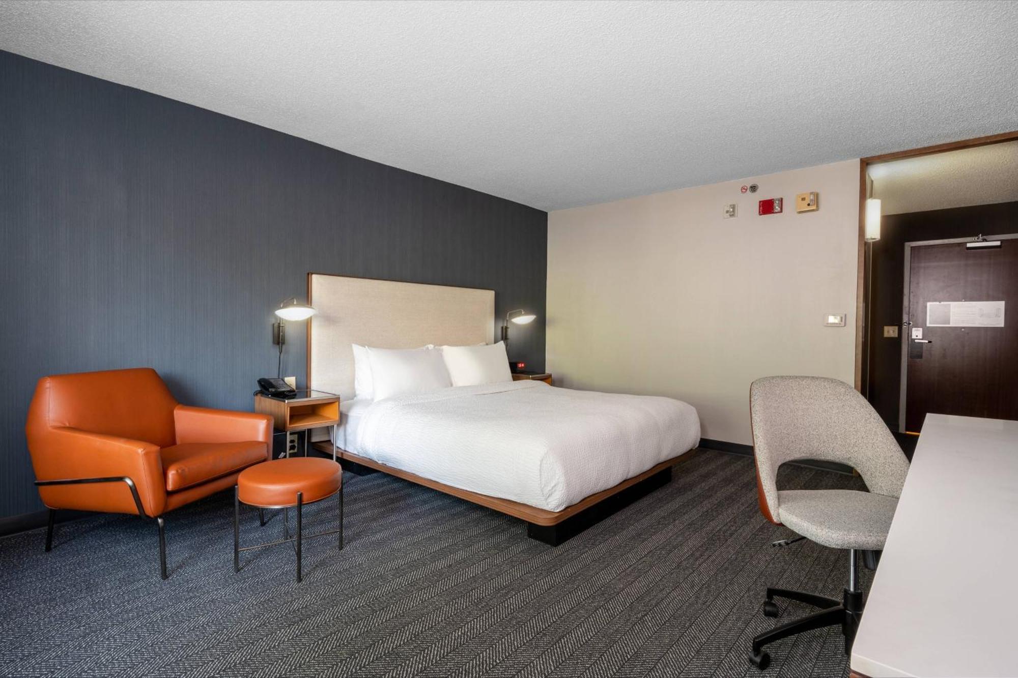 Hotel Courtyard Columbus Airport Exterior foto